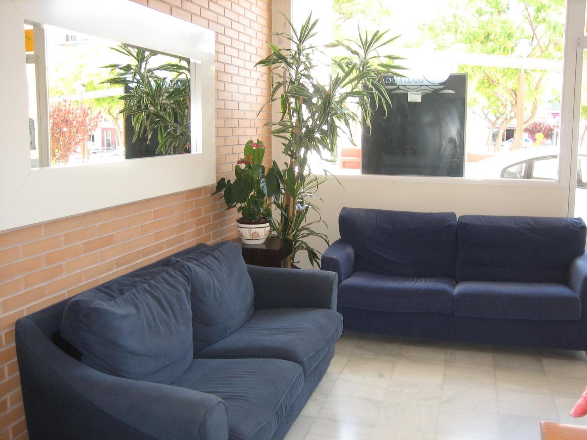 Hostal Madruga Елче Екстериор снимка