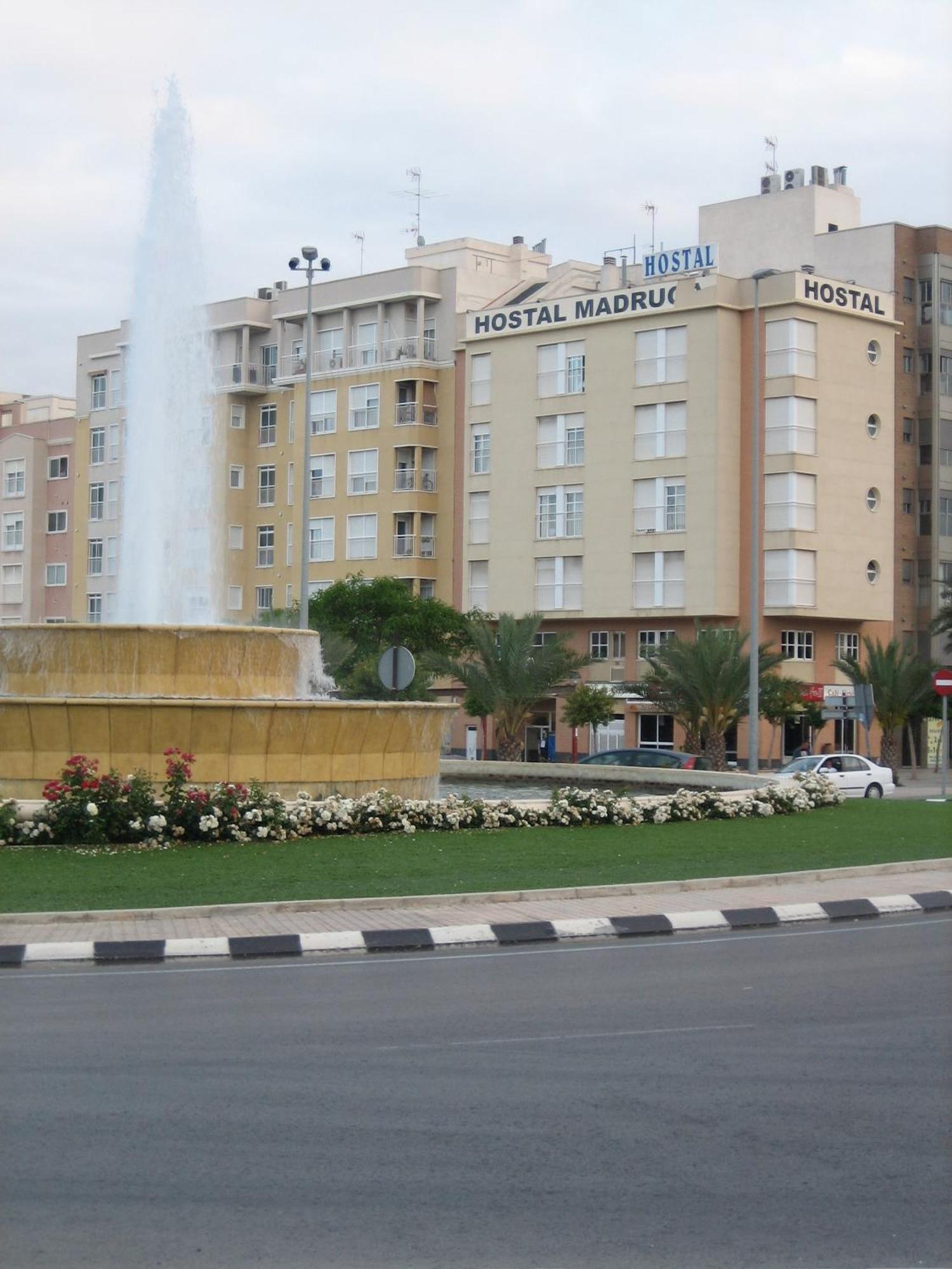 Hostal Madruga Елче Екстериор снимка